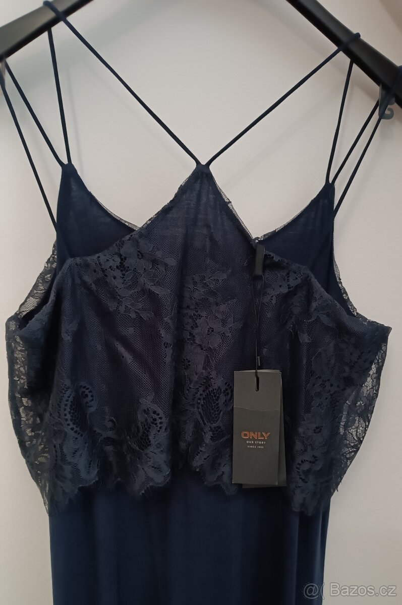 DLOUHÉ TMAVĚ MODRÉ ŠATY S KRAJKOU - 3