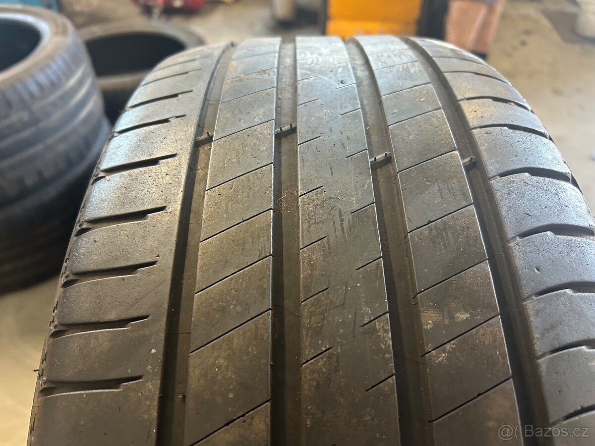 255/45 R20 - 3
