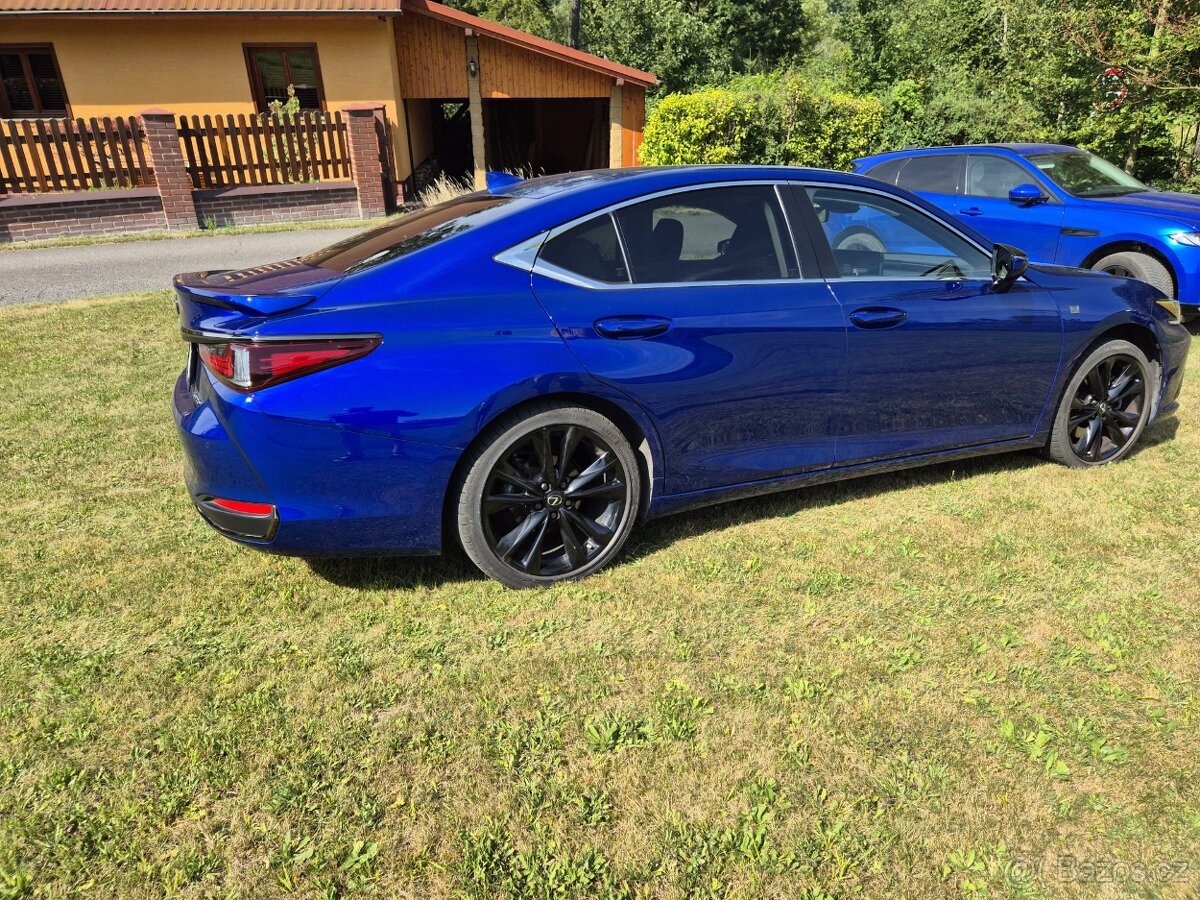 Prodám Lexus ES 300h - 3