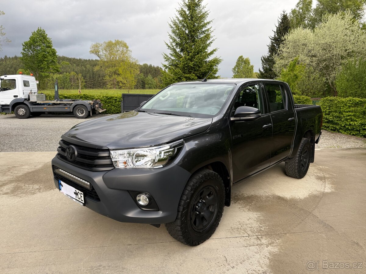 TOYOTA HILUX 2.4 D4D WEBASTO 1.Majitel DPH