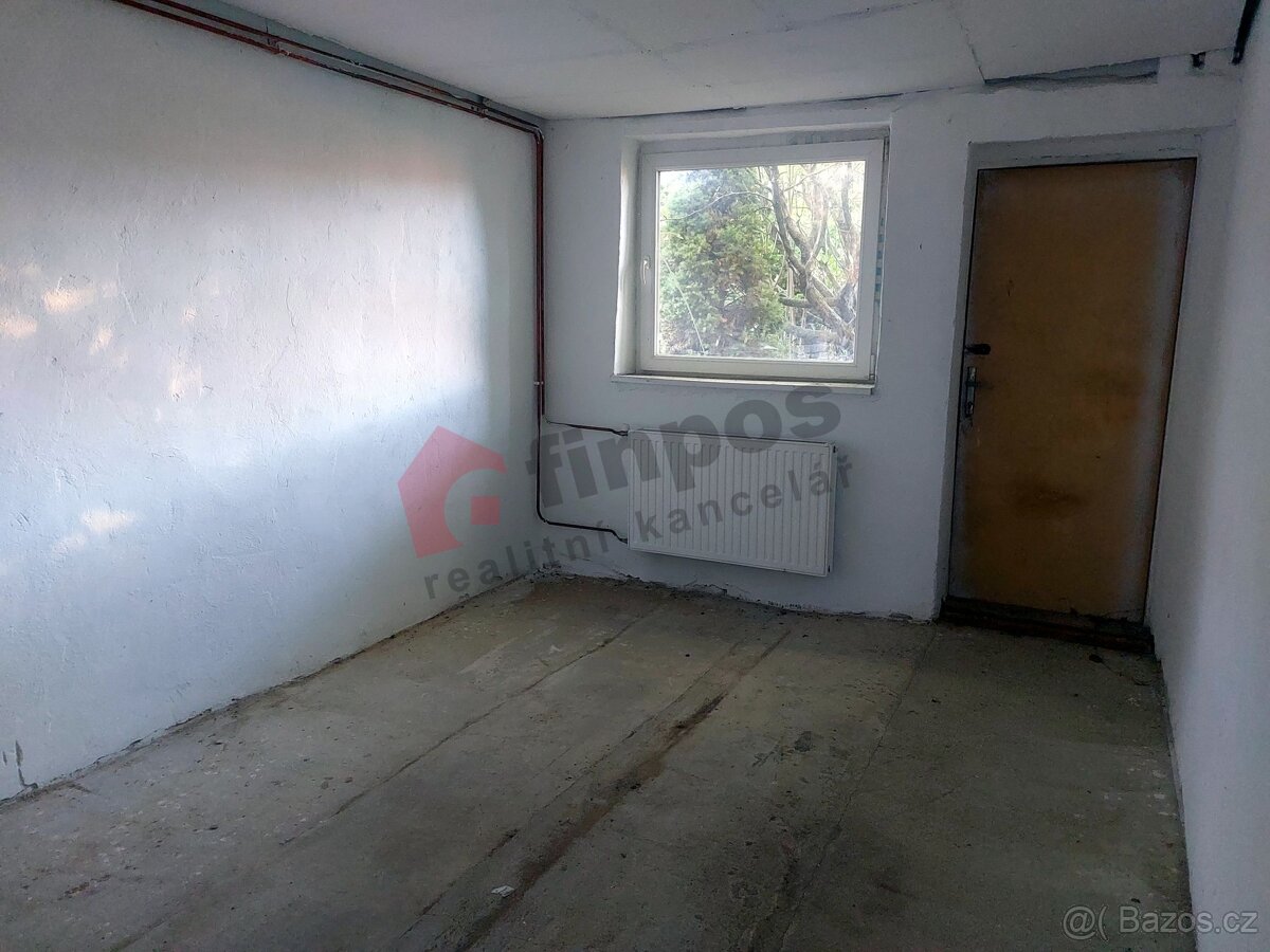 Prodej rodinného domu v Žádovicích ke kompletní rekonstrukci - 3