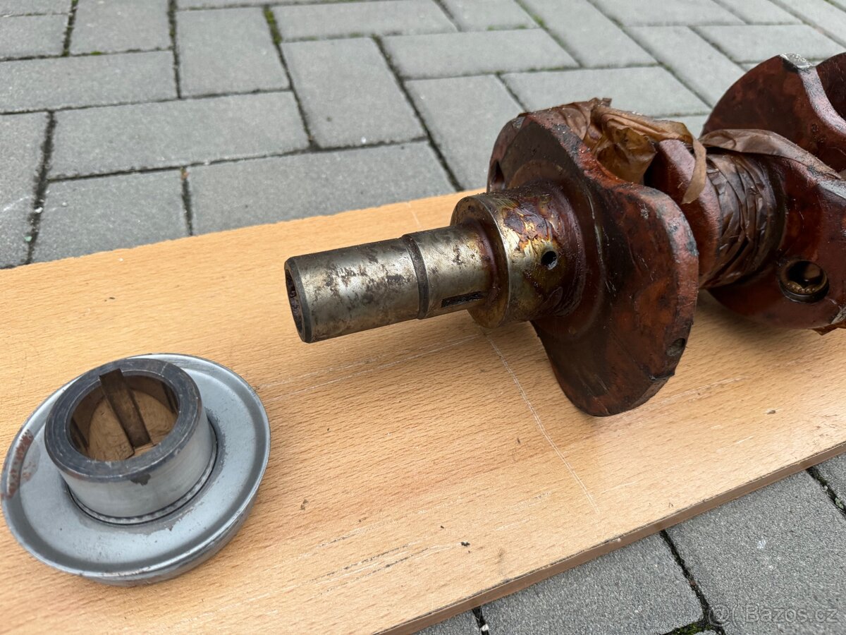 Volha Gaz 24, nova kliková hřídel, originál - 3