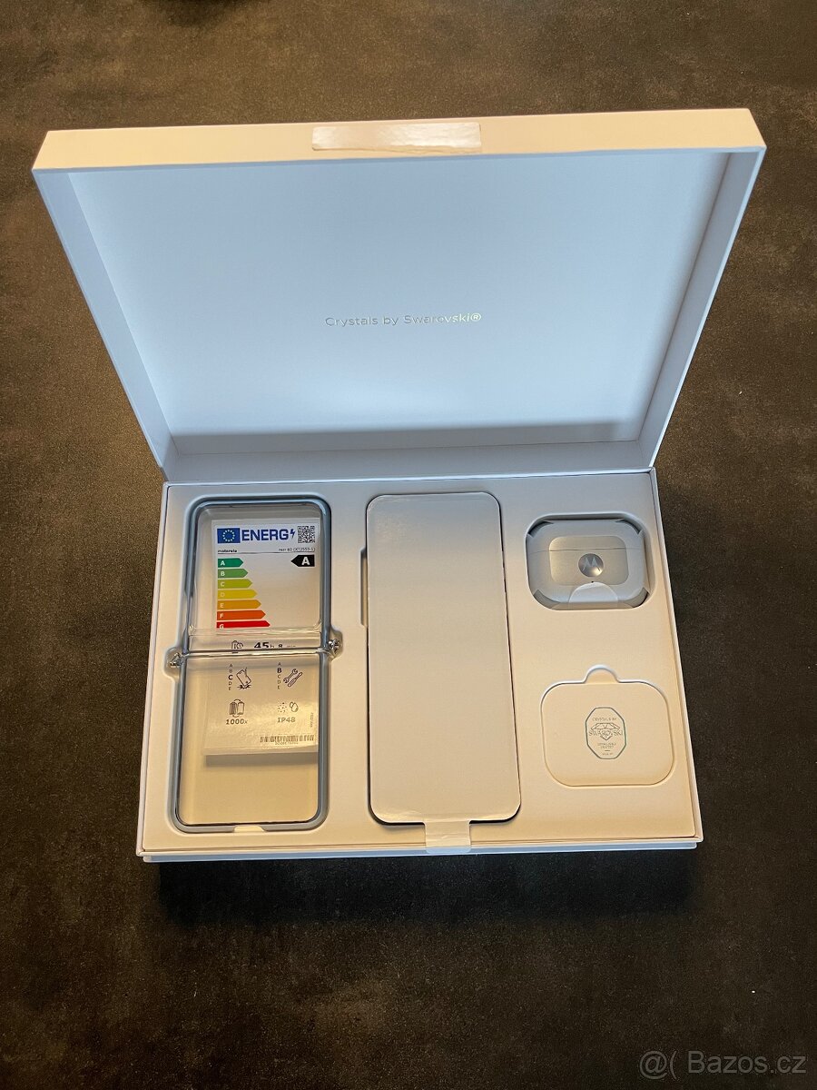 Motorola Razr 60 Pantone ICE Melt Crystal by Swarovski - 3