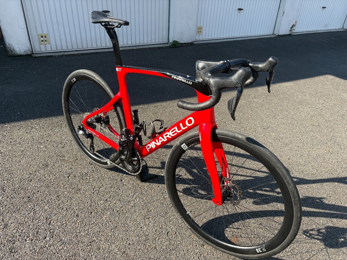 Pinarello X3 Keen Red – Shimano 105 Di2, karbonová kola, wat - 3