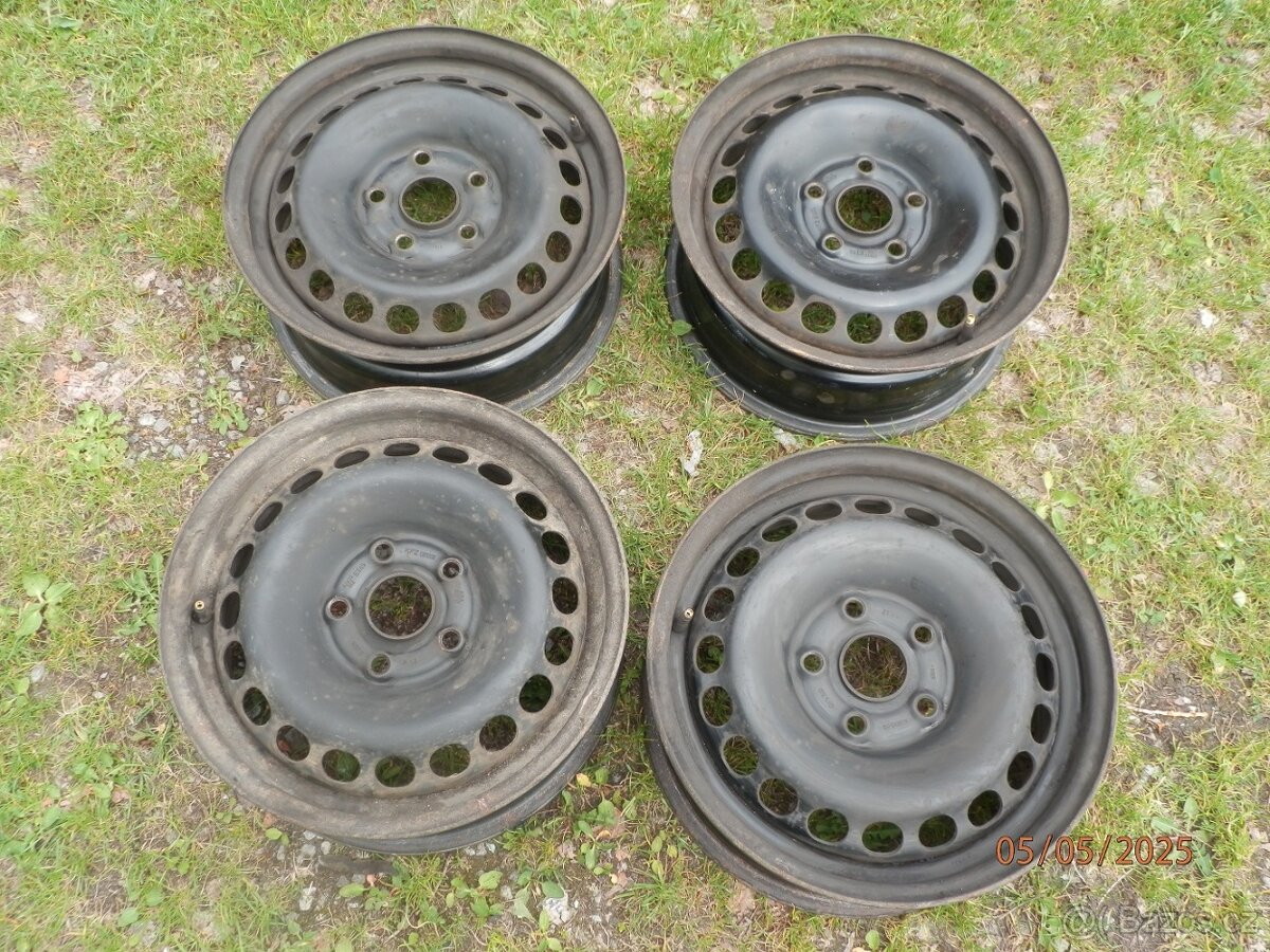 4xPlechové disky na AUDI A4 velikost 15tky. ET 45 - 3