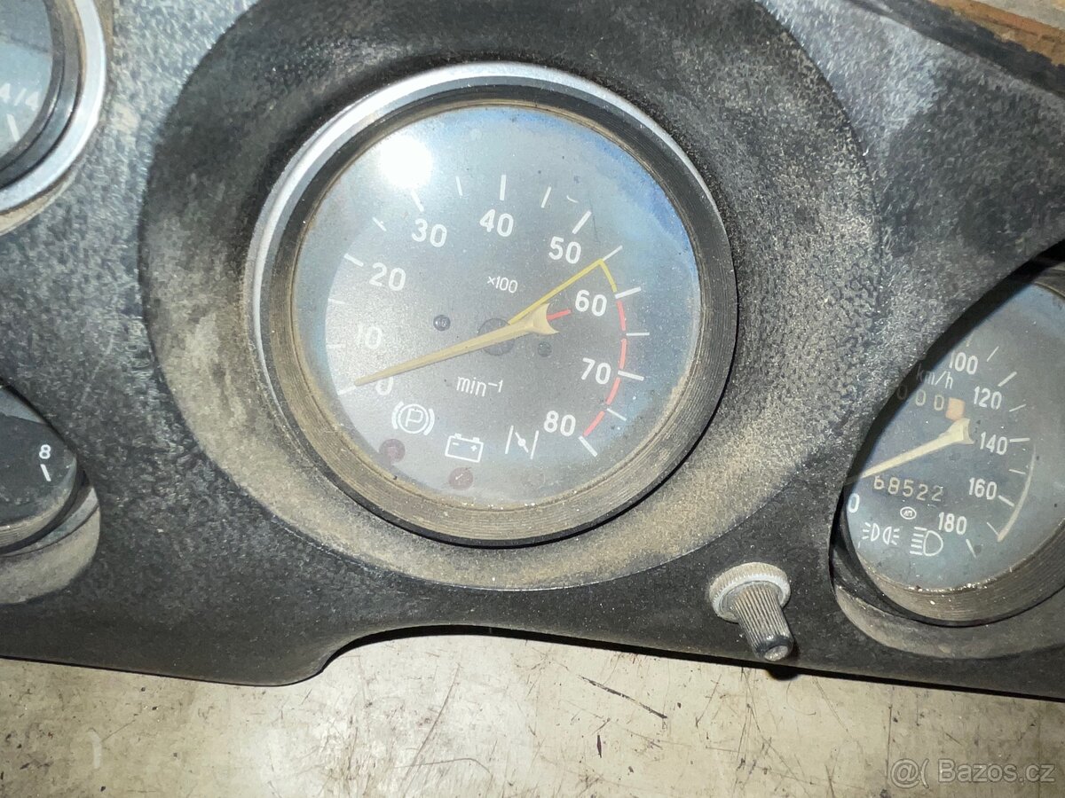 Přístrojová deska lada Niva - 3