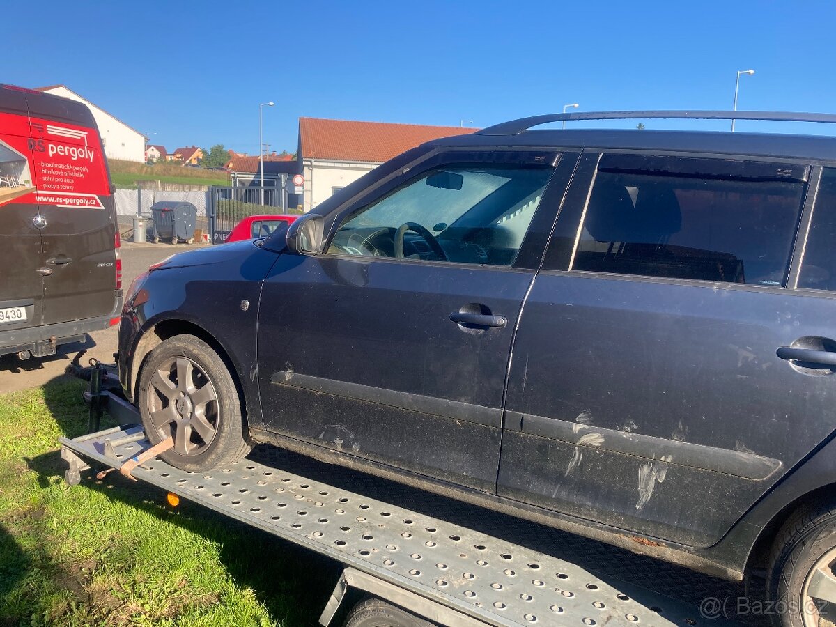 Fabia II combi 1.4 16V díly šedá metal 9153 - 3