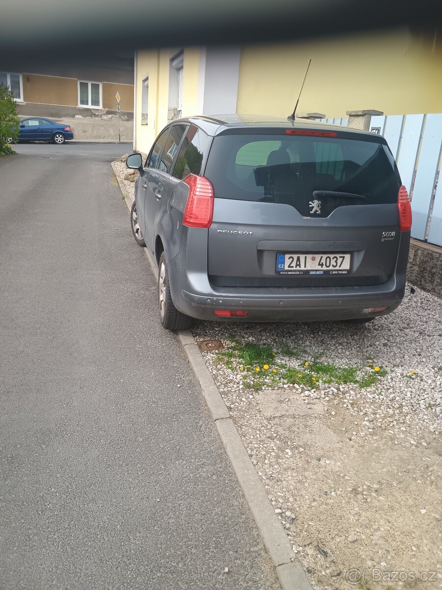 Peugeot 5008 - 3