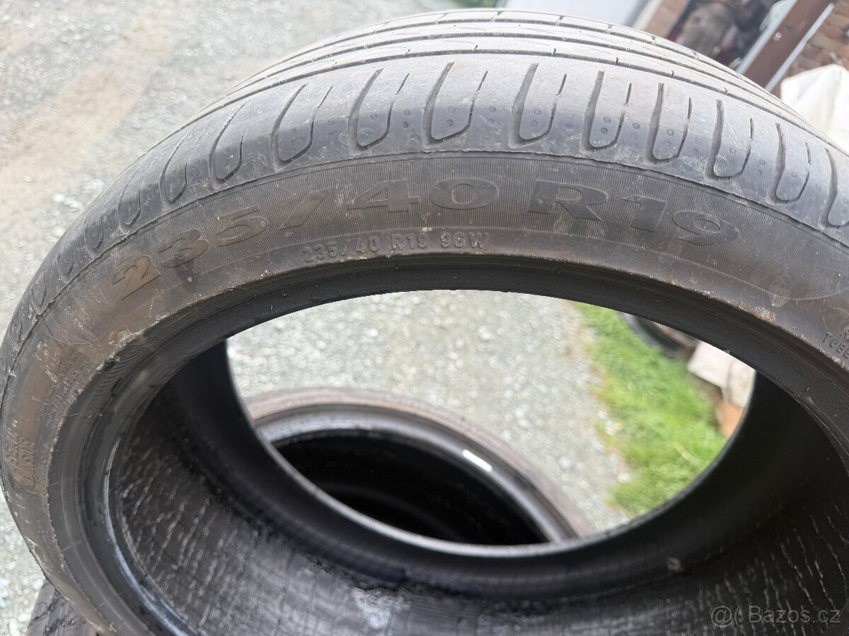 Letni pneu 235/40/19 - 3
