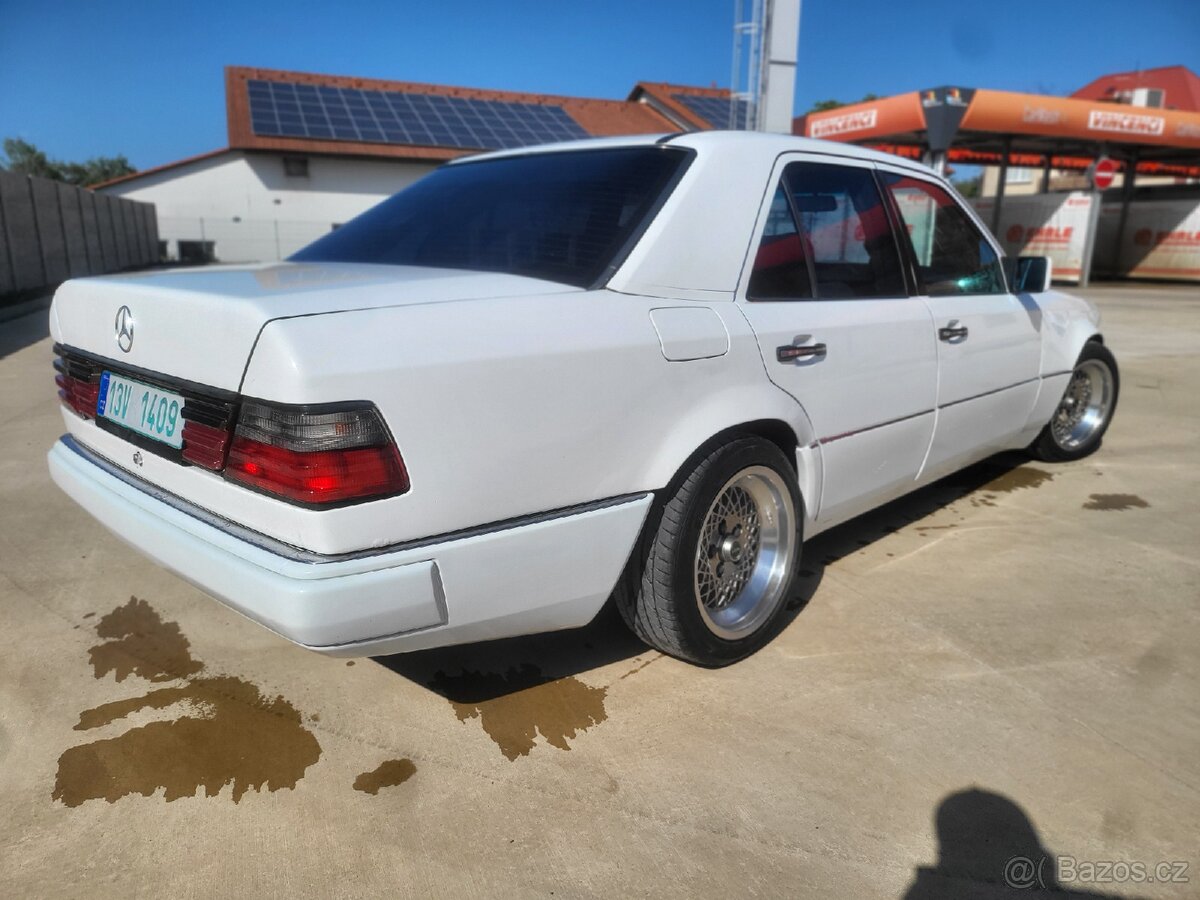 Mercedes-Benz w124 e300td - 3