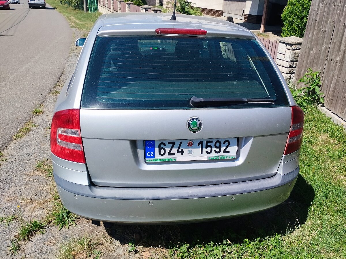 Škoda Octavia II provedení Elegance - 3
