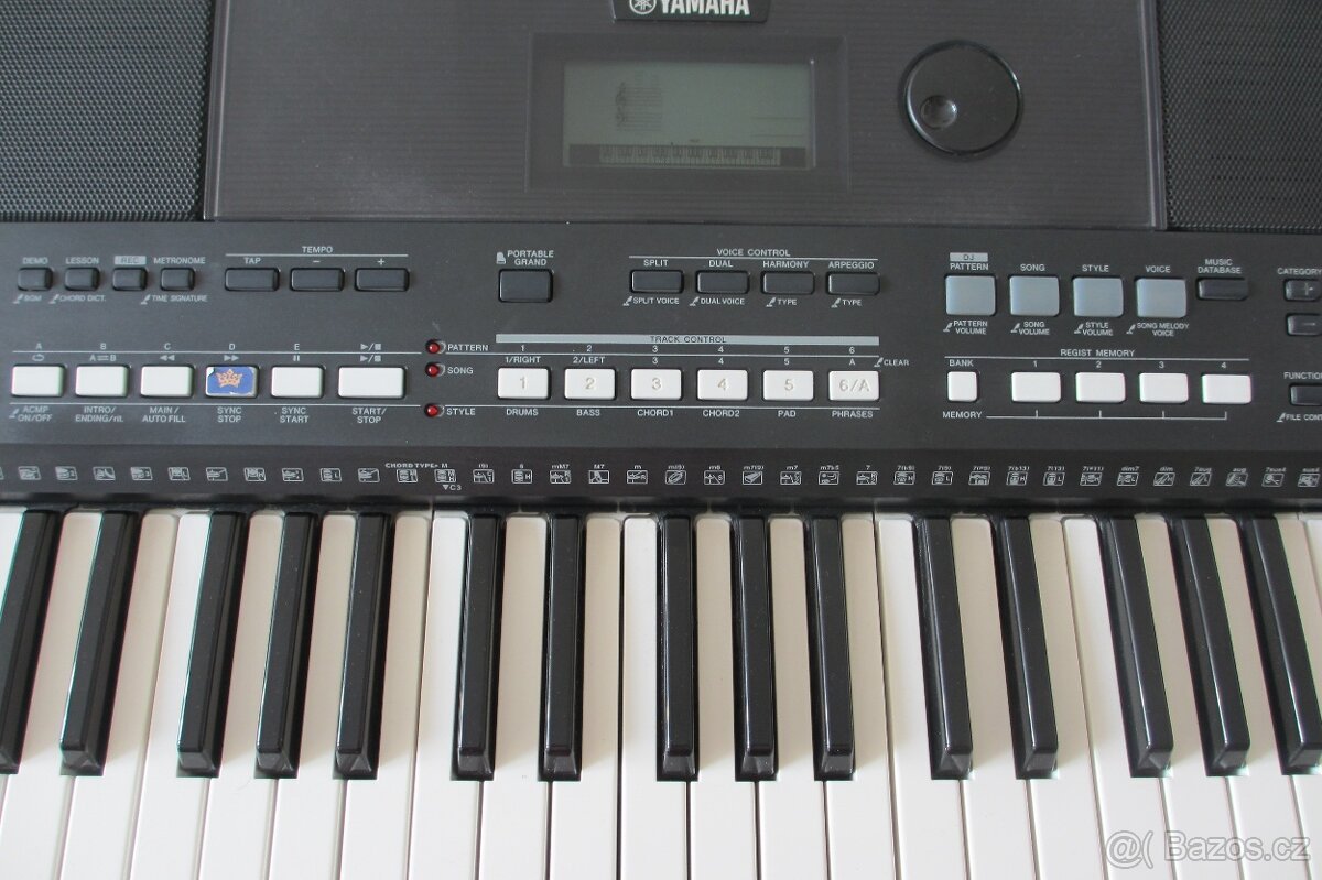 Klávesy Yamaha PSR-E433 - 3