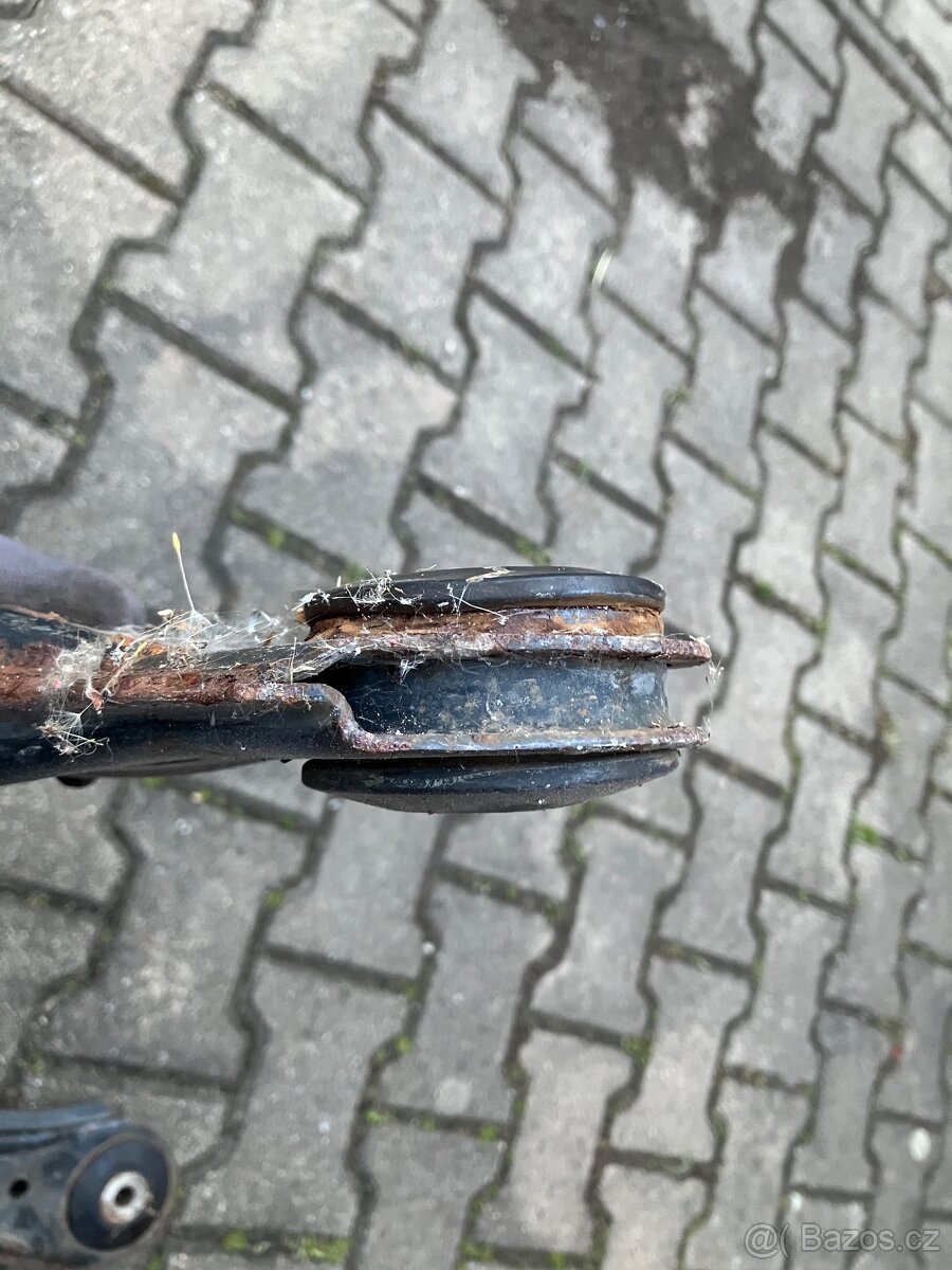 Ramena Octavia I ( 1U ) s Poverflex silentbloky - 3