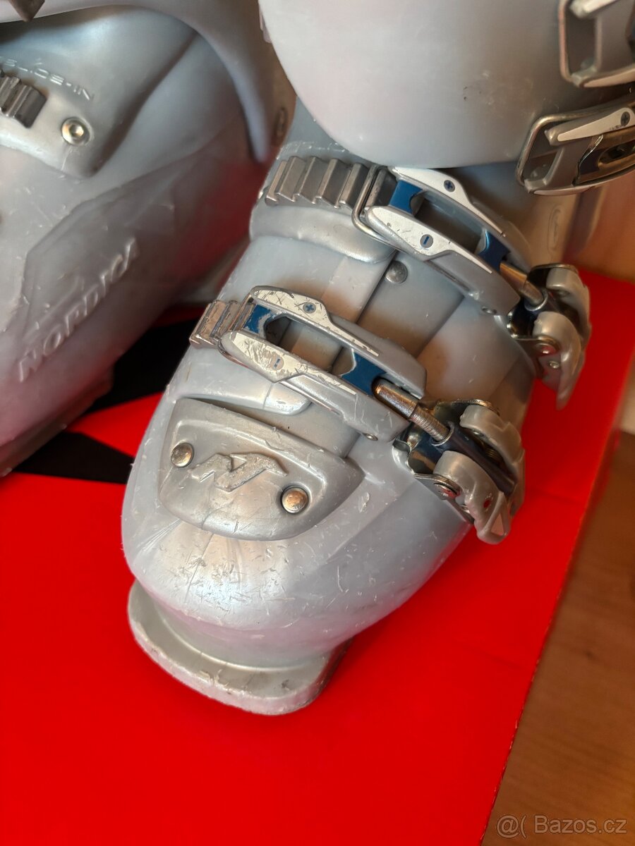 LYŽAŘSKÉ BOTY - 3