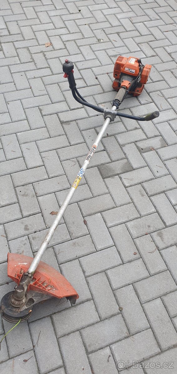 Oleo Mac křovinořez vyžínač - 3