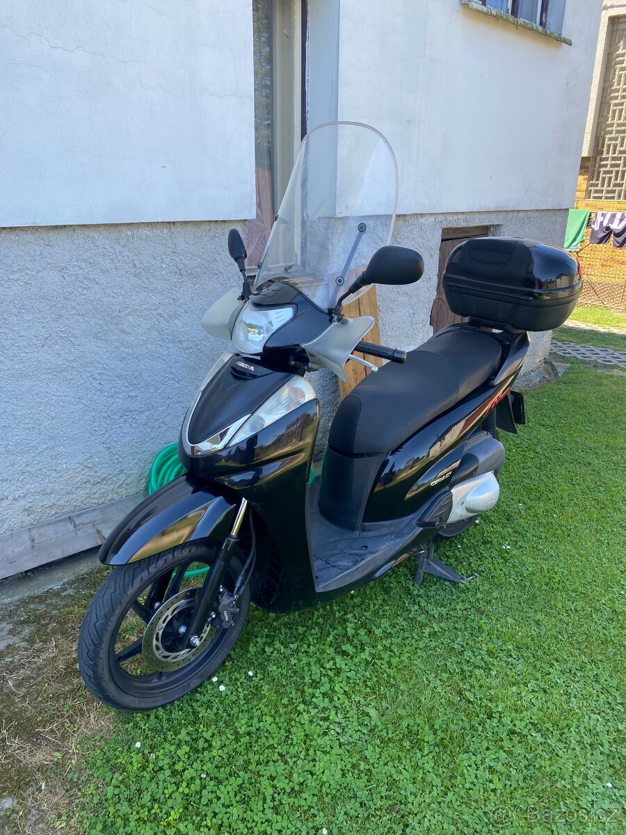 Prodám skůtr Honda SH300i - 3