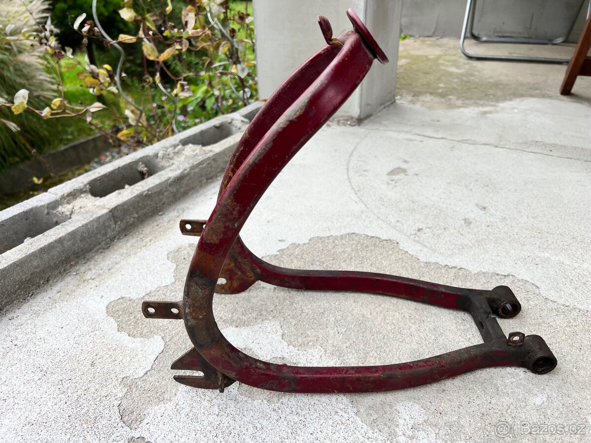 Jawa 550 zadní kyvka - 3