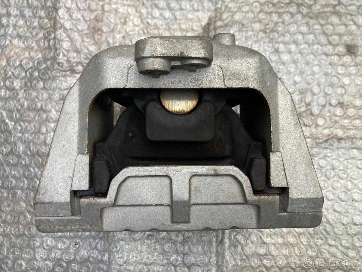 Pravý silentblok motoru Seat Leon - 3