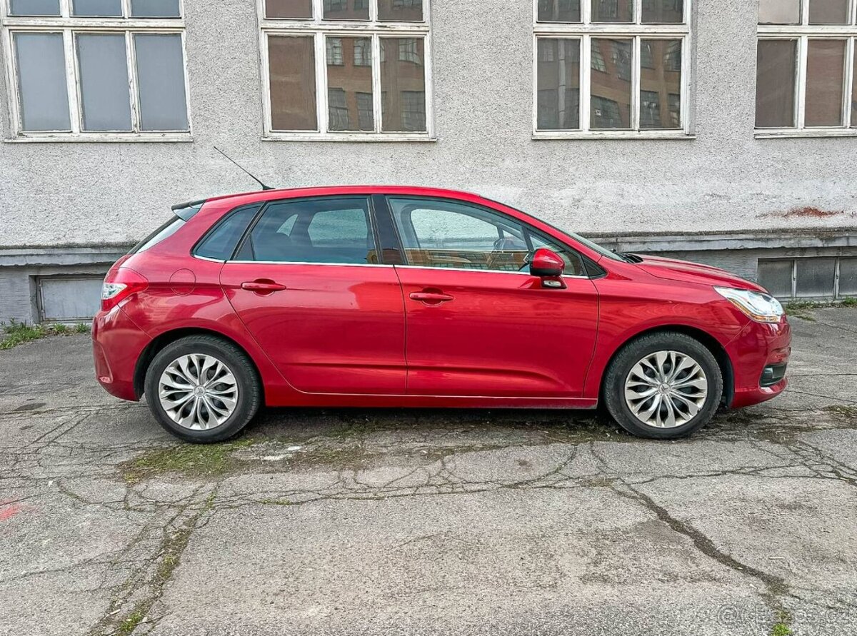 Citroën C4 1.6 HDi 110k Exclusive - 3