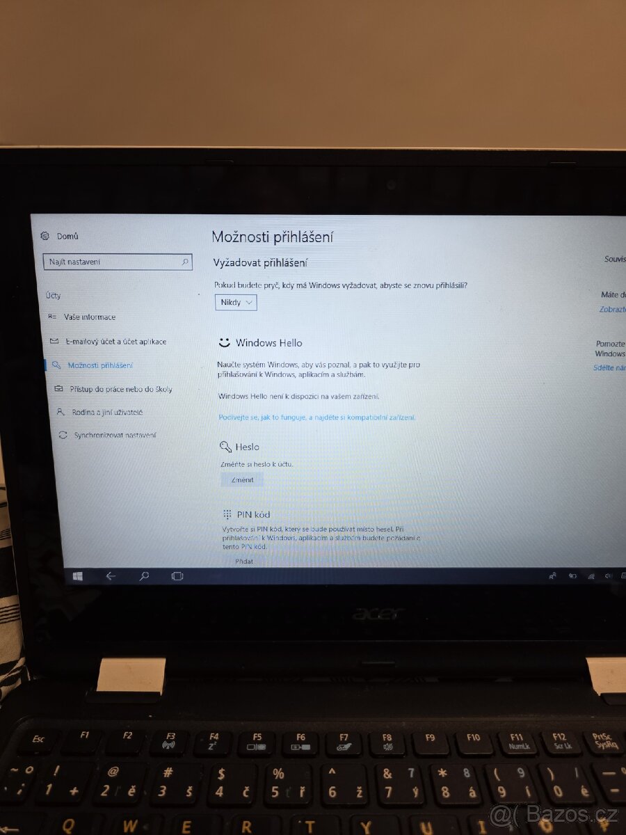 Acer R3-131T konvertibilní notebook dotykovým displejem - 3