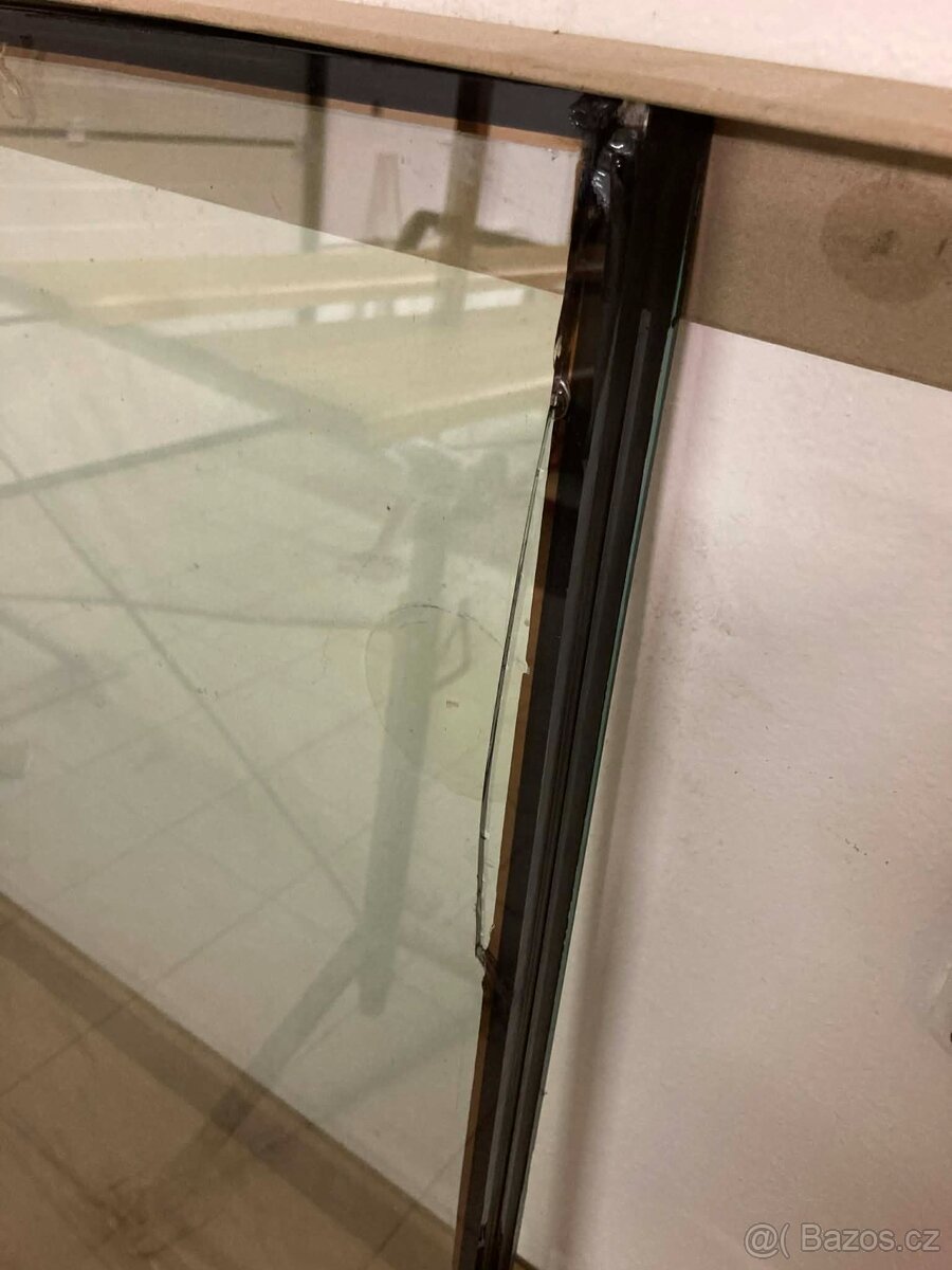 Sklo - okno - výplň 1940 x 1450 x 40 - 3