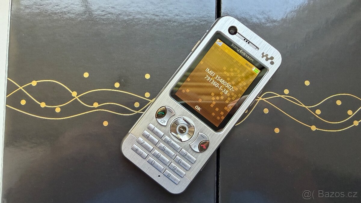 Sony Ericsson W890i CZ - 3