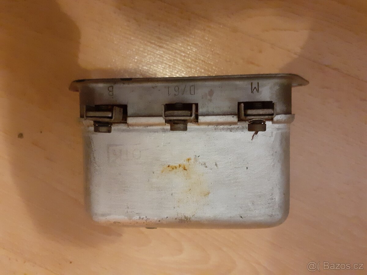 Regulátor dobíjení Škoda 1202 - 3