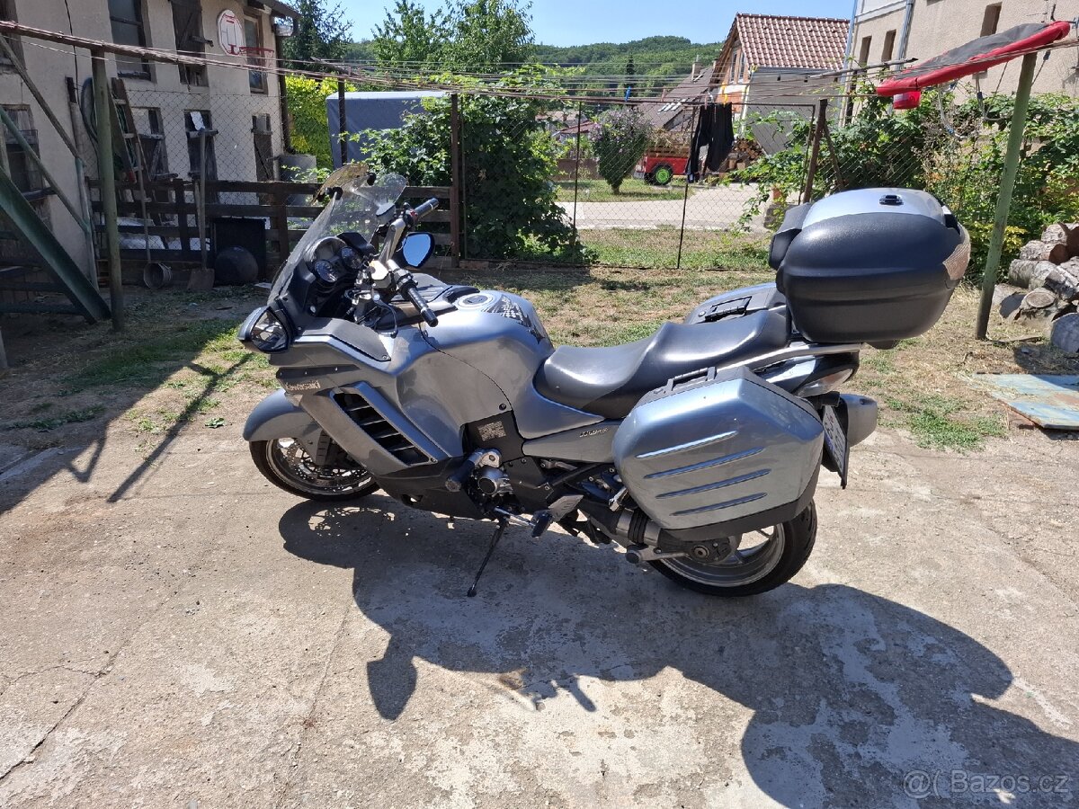 Kawasaki GTR 1400 - 3