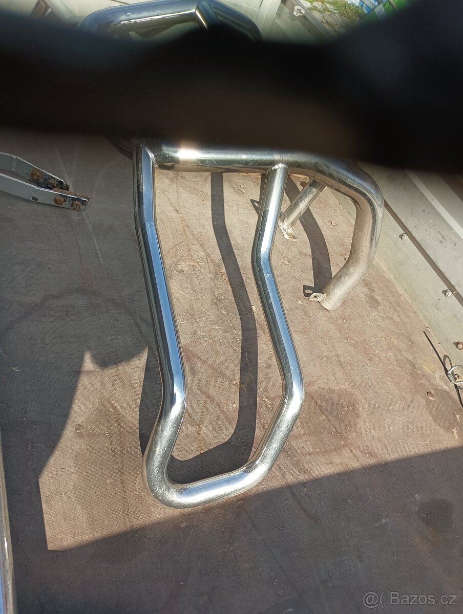 Nerez ochranný rám . Nášlapy