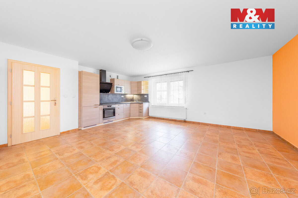 Prodej rodinného 263m² s pozemkem 1250m² v Šumicích - 3