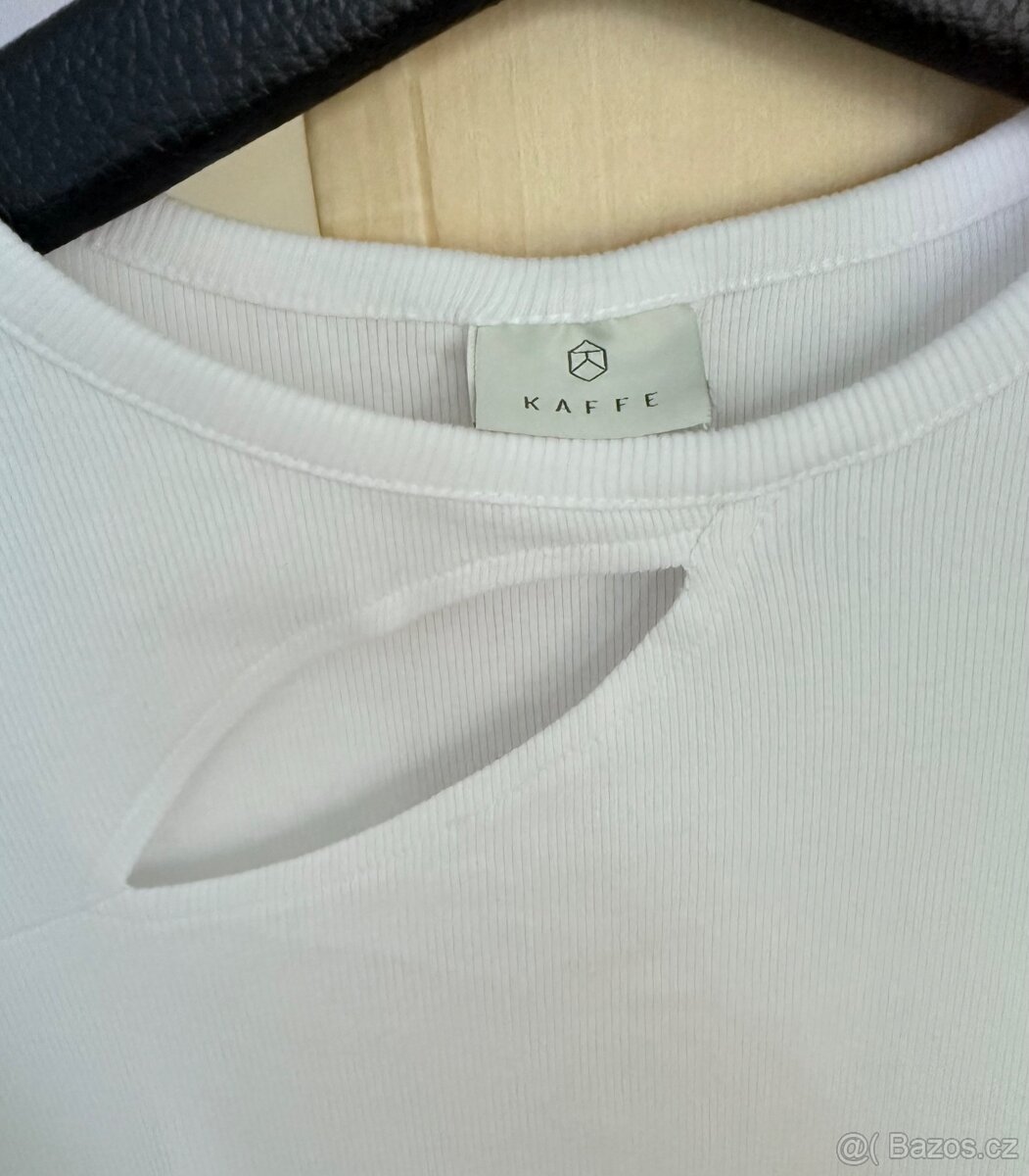 Zajímavé bílé dám. tričko, zn. Kaffe, S/M, sleva 860 Kč. - 3