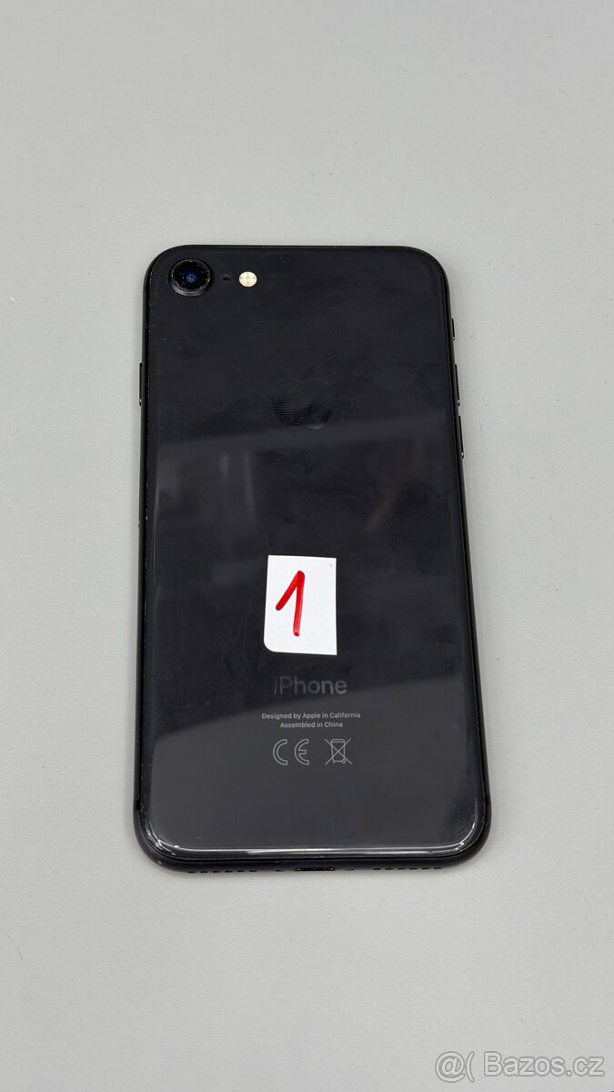 Apple iPhone 8 64GB black - baterie 96% - 3