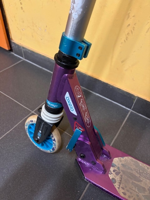 Dětská koloběžka OXELO brzda na řídítkách a odpružením MID5 - 3