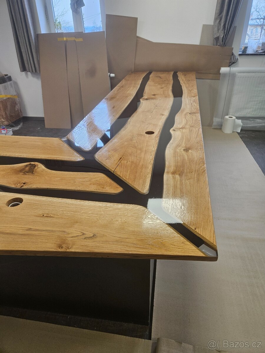 Stul s pryskyřicí - 3