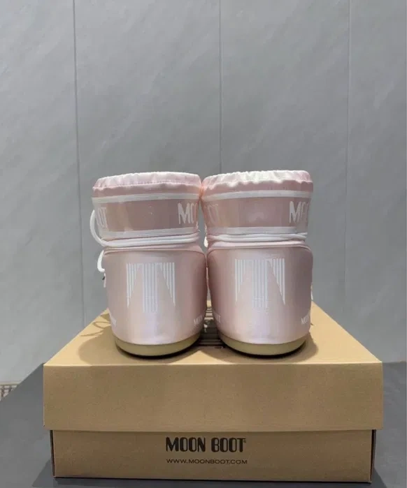 moon boot - 3