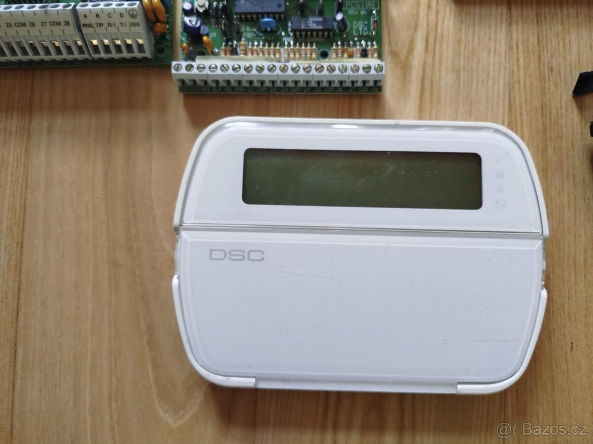 Zabezpečovací systém DSC 5010 s LCD klávesnici - 3