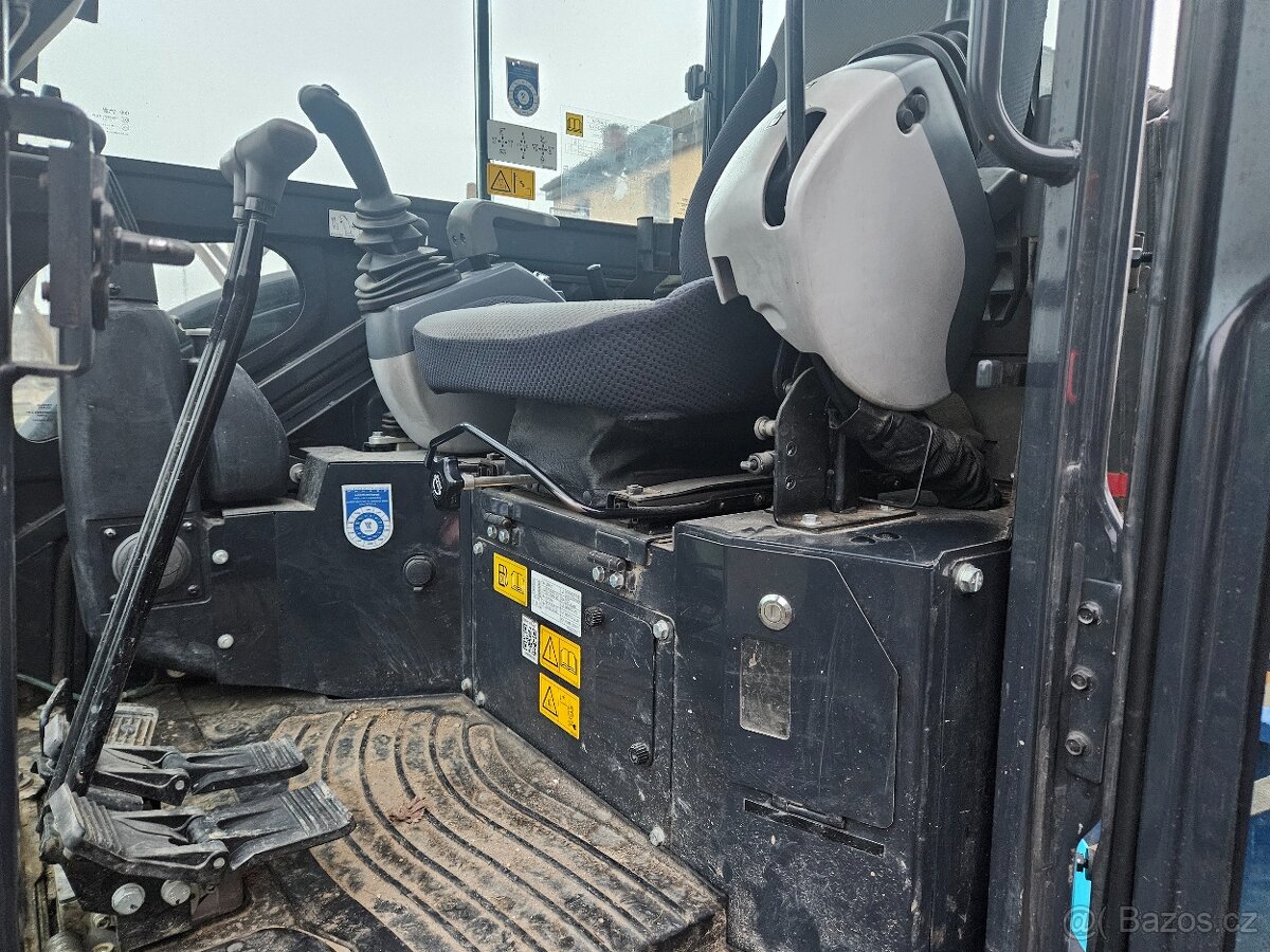 Prodám minibagr Airman AX26U - 3