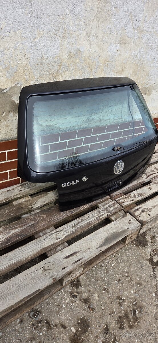 Golf 4 Hatchback 5 dveře, kufrové černé LC9Z - 3