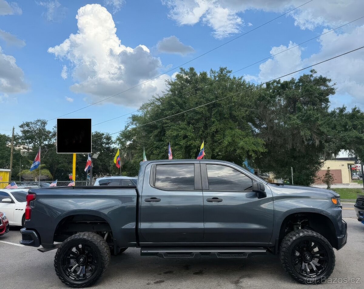 2021 Chevrolet Silverado 1500 Custom Crew Cab RWD 2.7
