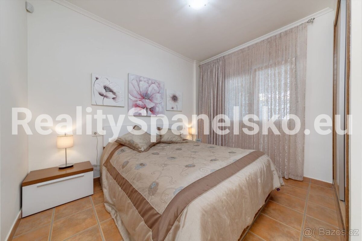 Prostorný rohový dům 3+kk v Mil Palmeras – jižní orientace - 3