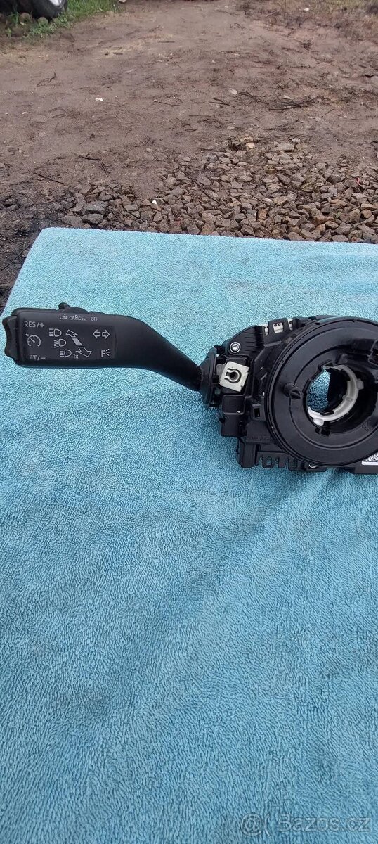 Prodá. Kroužek volantu 5K0953569E Škoda Superb 2 4000kč - 3