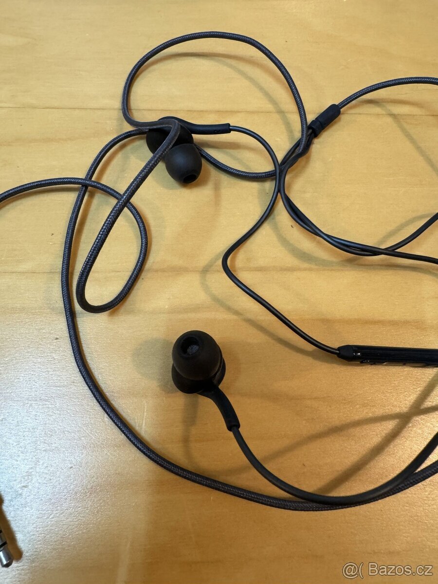 Sluchátka Samsung AKG špuntová - zánovní, 3.5mm jack - 3