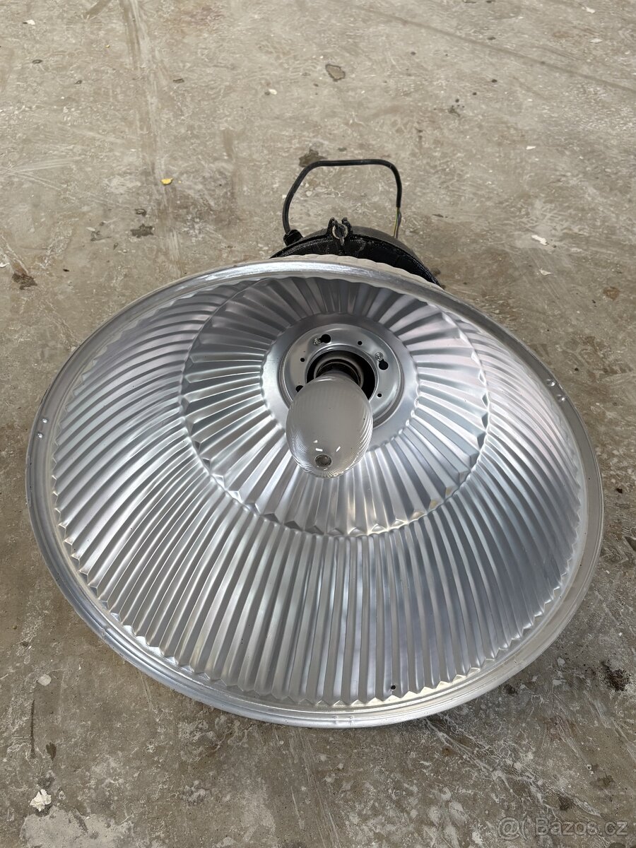 průmyslové svítidlo metalhalogen 250W - 3