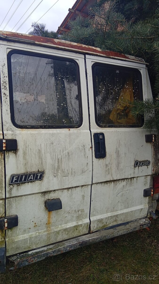 Prodám náhradní díly Citroen C 25D motor - 3