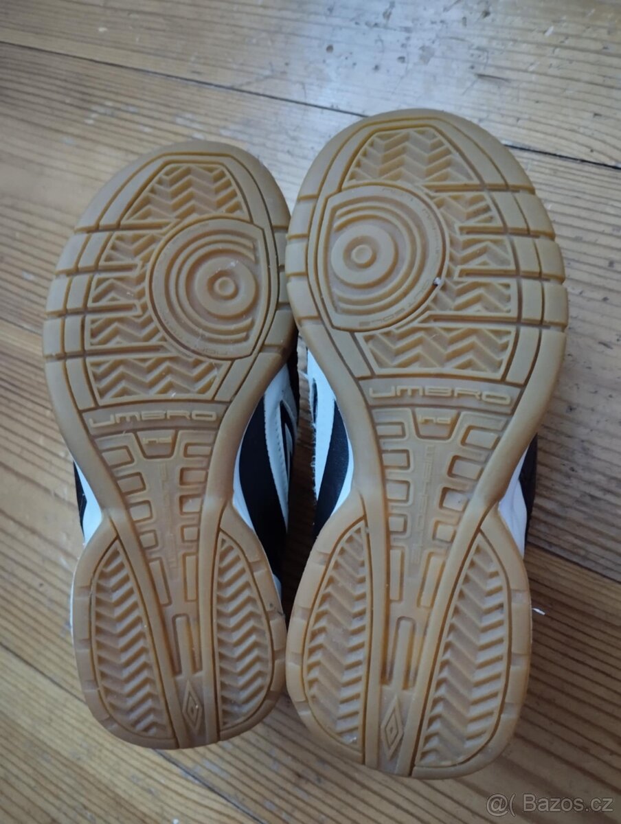 Sálové boty Umbro vel.31 - 3