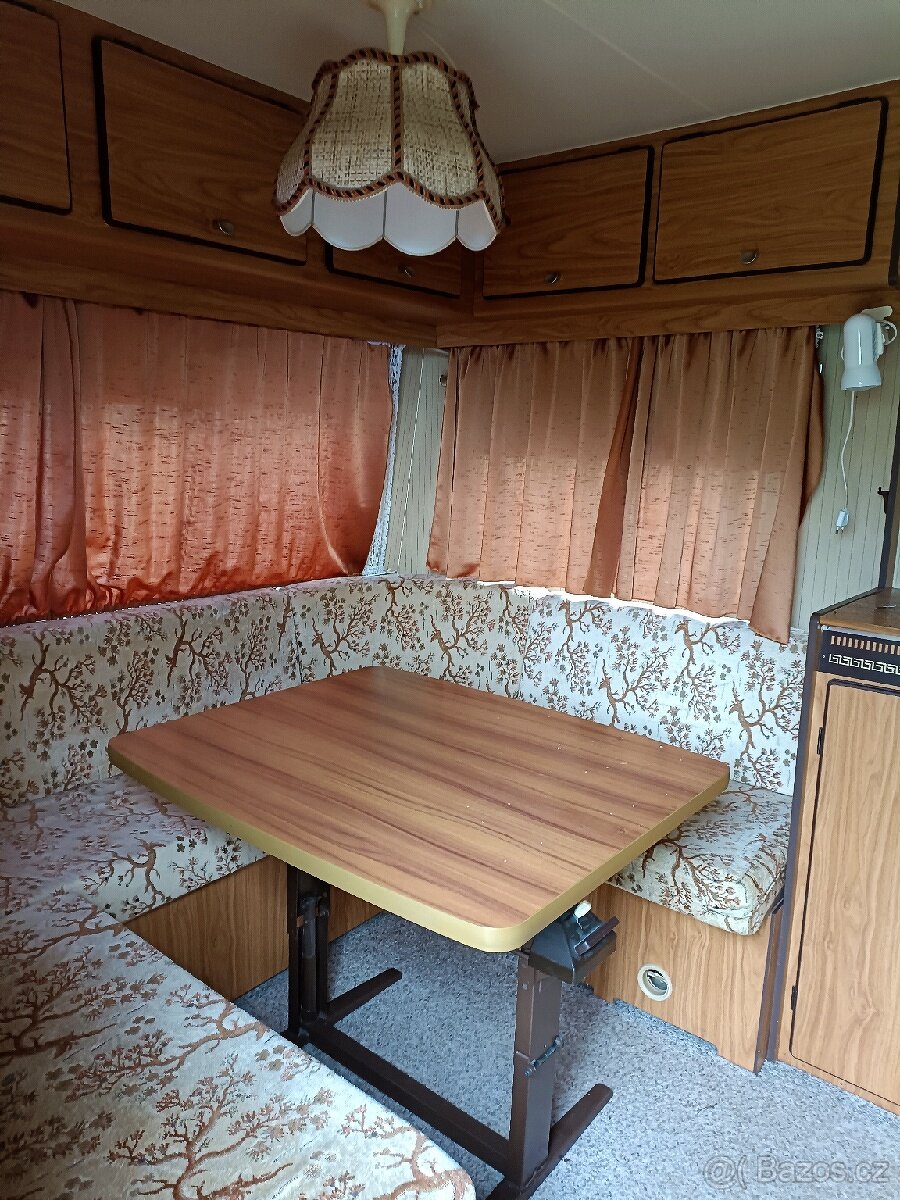 Prodám karavan bez TP 7x2,2 m - 3