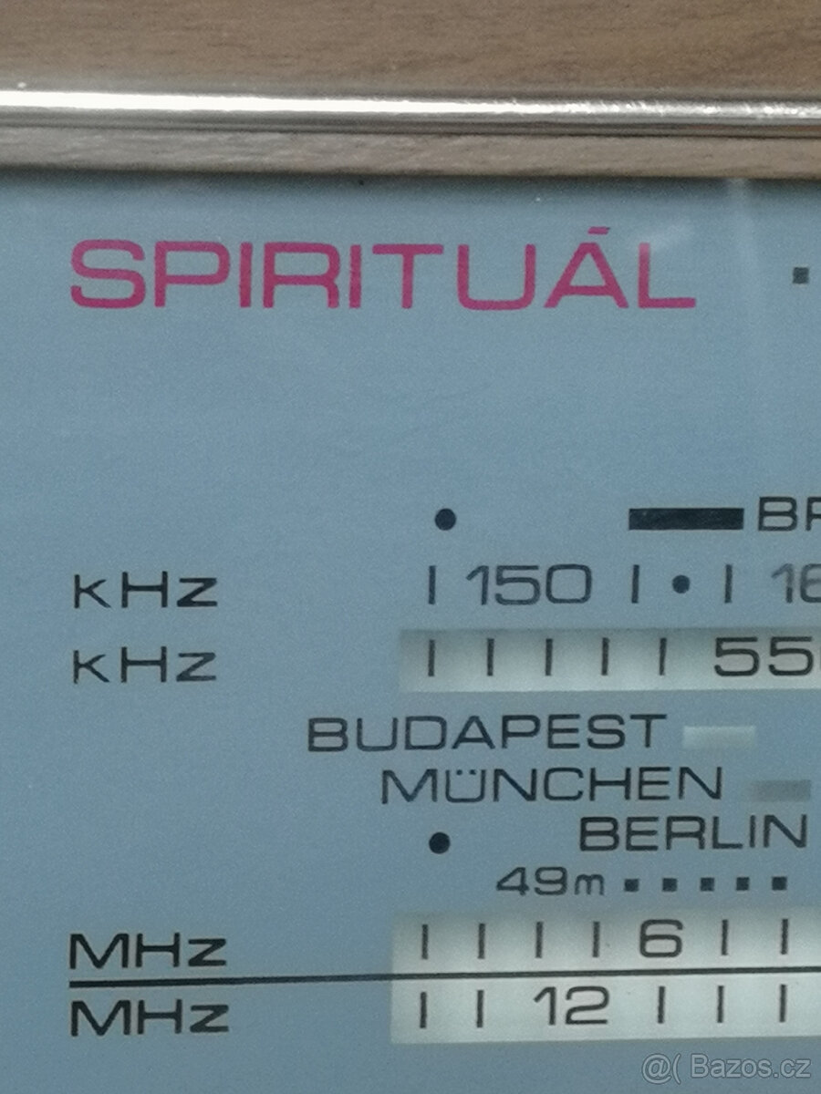 rádio, foťák, stereo prohlížečka, budíky, světla, lampa - 3