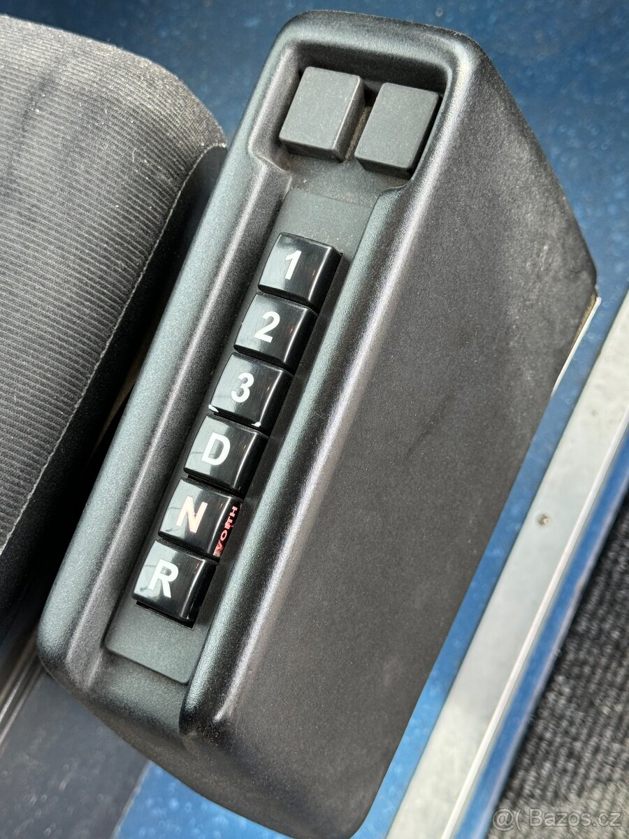 2x identický Irisbus Crossway 62míst - 3