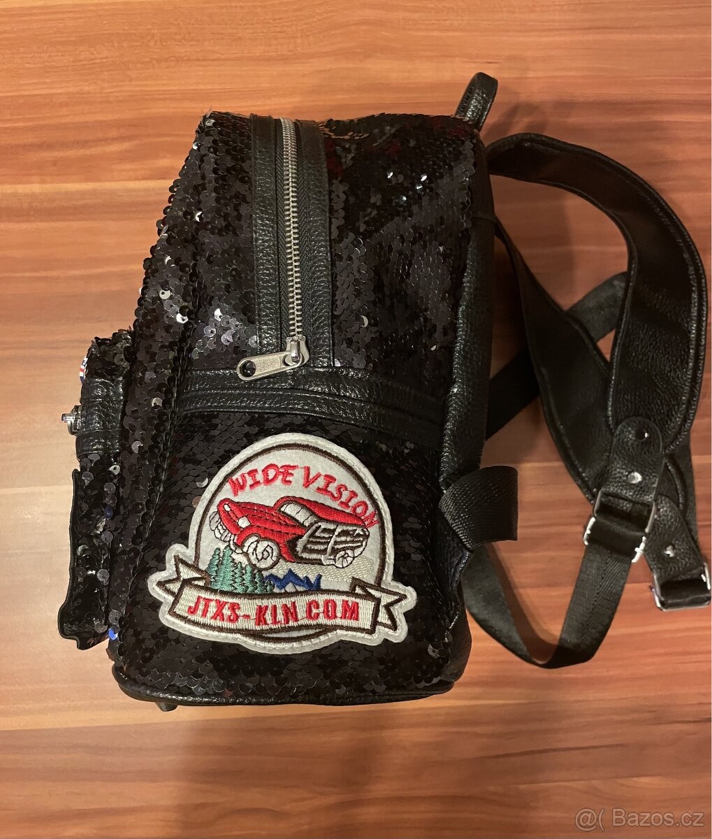 Koženkový batoh s flitry - 3