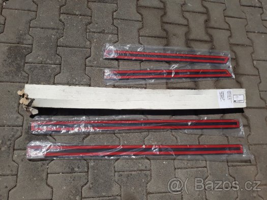SUBARU IMPREZA STI 2.5 r,v,2006 ochranné lišty dveří - 3